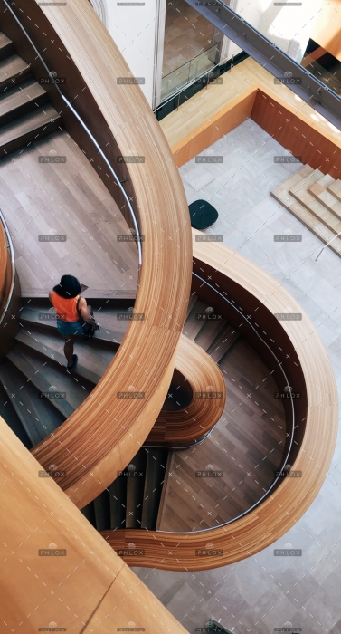 stephen-di-donato-119071-unsplash-min
